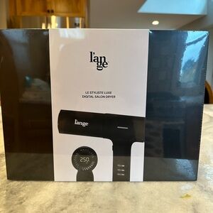 Lange Le styliste luxe digital salon dryer